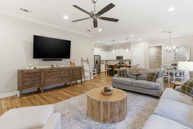 20 Barkis Dr., Hattiesburg, MS 39402