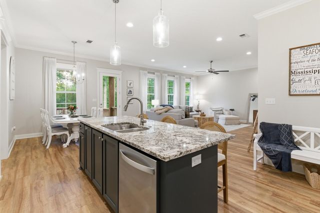 20 Barkis Dr., Hattiesburg, MS 39402
