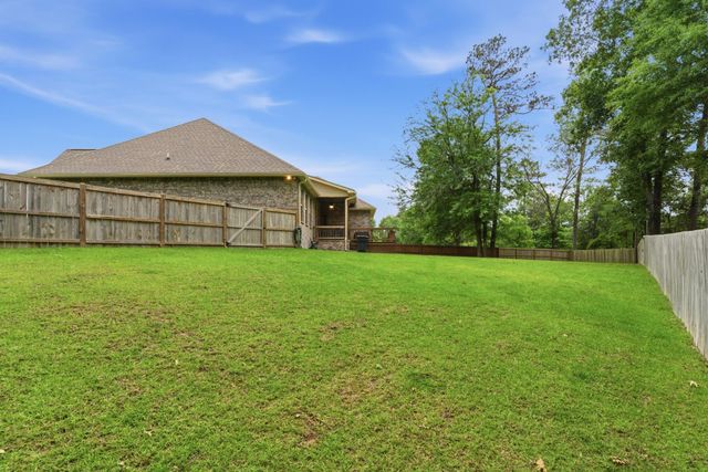 20 Barkis Dr., Hattiesburg, MS 39402