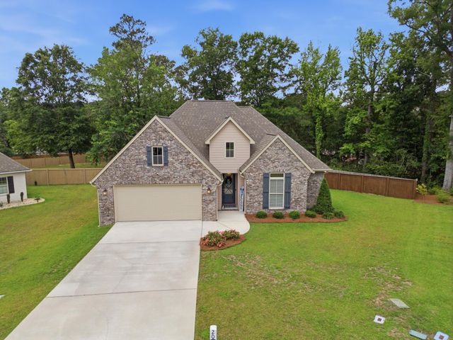 20 Barkis Dr., Hattiesburg, MS 39402