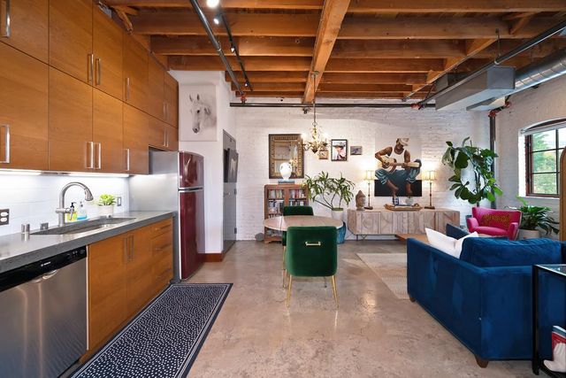 1725 14th St #208, Sacramento, CA 95811