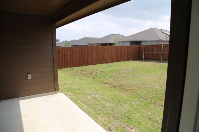 333 Beekeeper Drive, Fort Worth, TX 76131