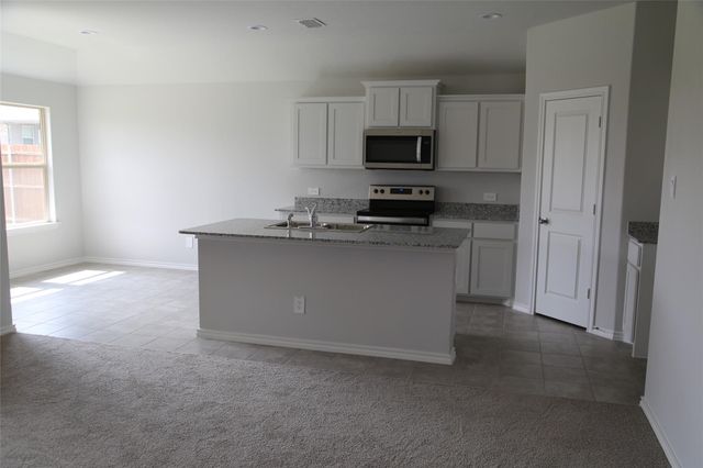 333 Beekeeper Drive, Fort Worth, TX 76131