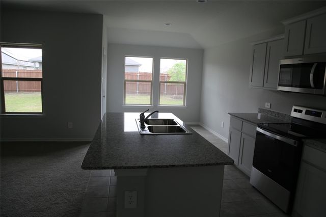 333 Beekeeper Drive, Fort Worth, TX 76131