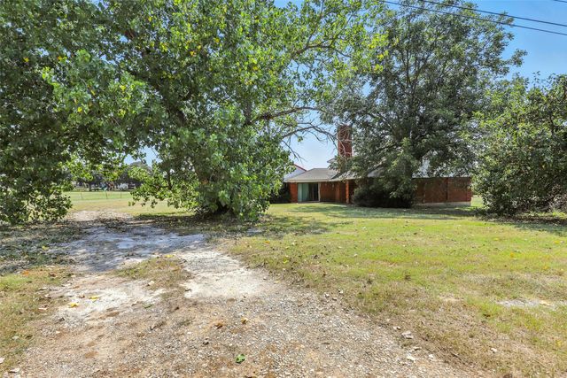 1820 Houston Road, Burleson, TX 76028