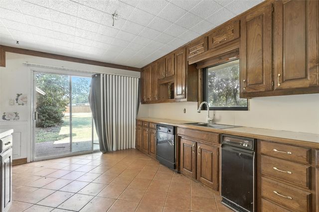 1820 Houston Road, Burleson, TX 76028