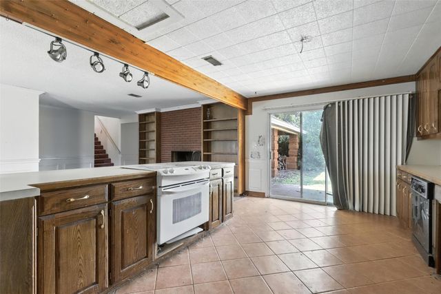 1820 Houston Road, Burleson, TX 76028