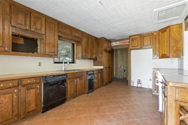 1820 Houston Road, Burleson, TX 76028