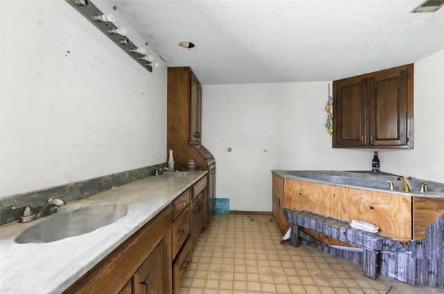 1820 Houston Road, Burleson, TX 76028