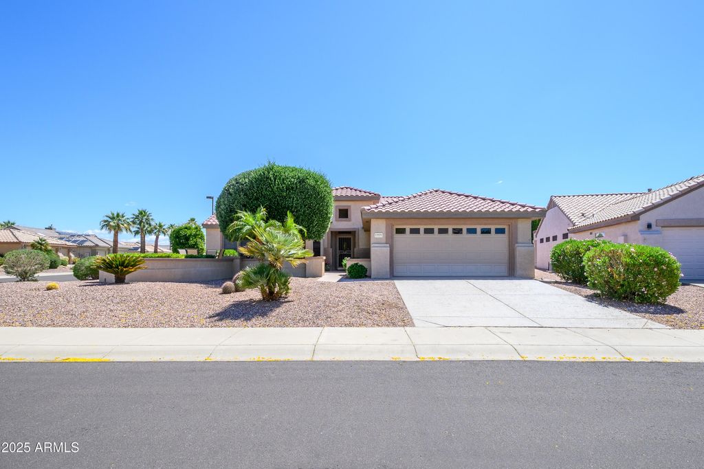 17371 N Natura Trail, Surprise, AZ 85374