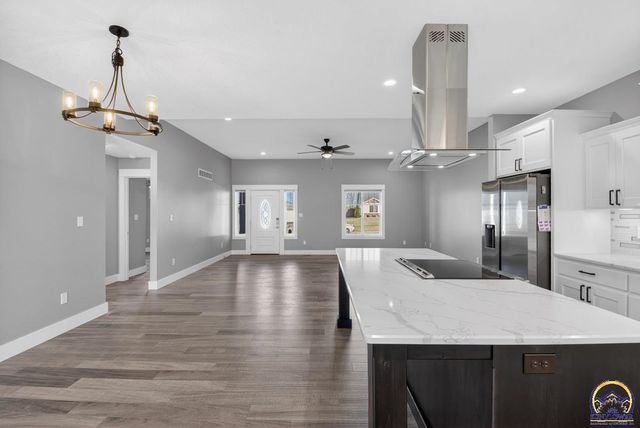 3321 SE 23rd ST, Topeka, KS 66605