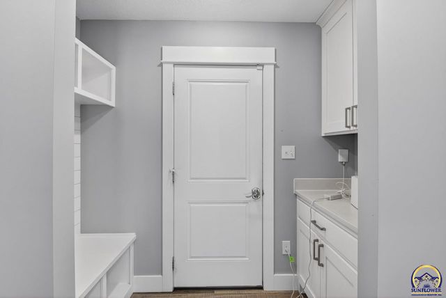 3321 SE 23rd ST, Topeka, KS 66605