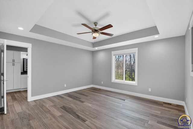 3321 SE 23rd ST, Topeka, KS 66605