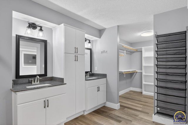 3321 SE 23rd ST, Topeka, KS 66605