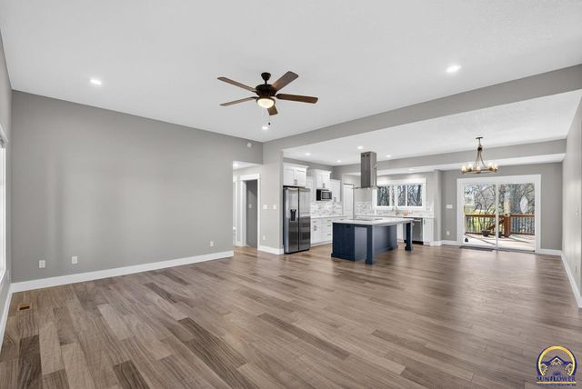 3321 SE 23rd ST, Topeka, KS 66605