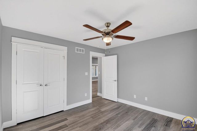 3321 SE 23rd ST, Topeka, KS 66605