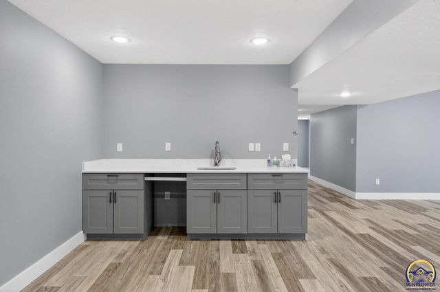 3321 SE 23rd ST, Topeka, KS 66605