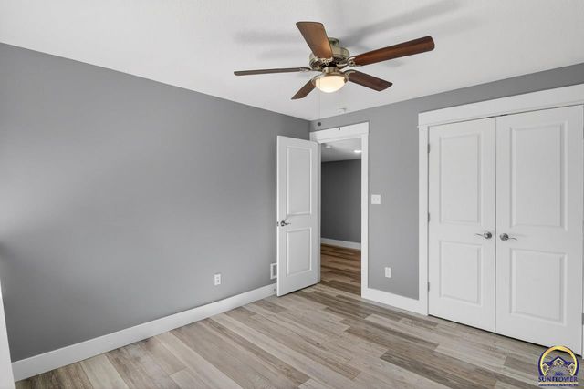 3321 SE 23rd ST, Topeka, KS 66605