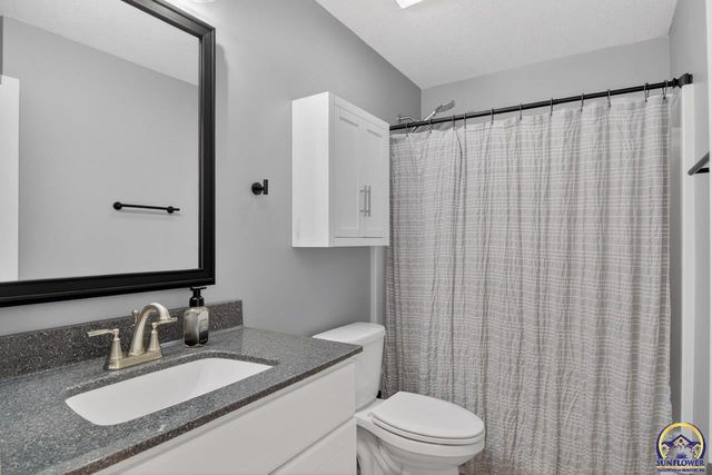 3321 SE 23rd ST, Topeka, KS 66605