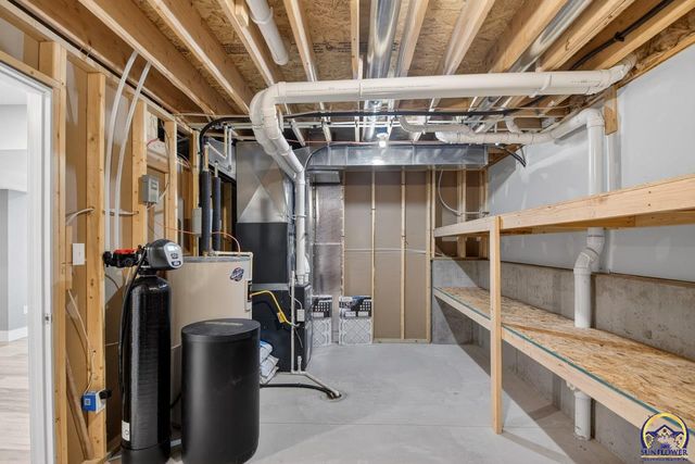 3321 SE 23rd ST, Topeka, KS 66605