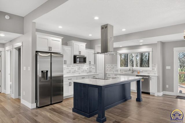 3321 SE 23rd ST, Topeka, KS 66605