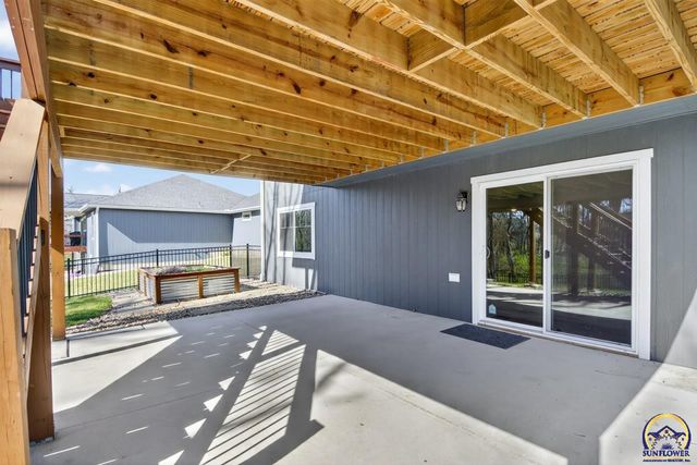 3321 SE 23rd ST, Topeka, KS 66605