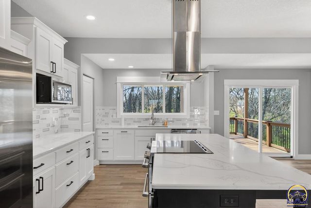 3321 SE 23rd ST, Topeka, KS 66605