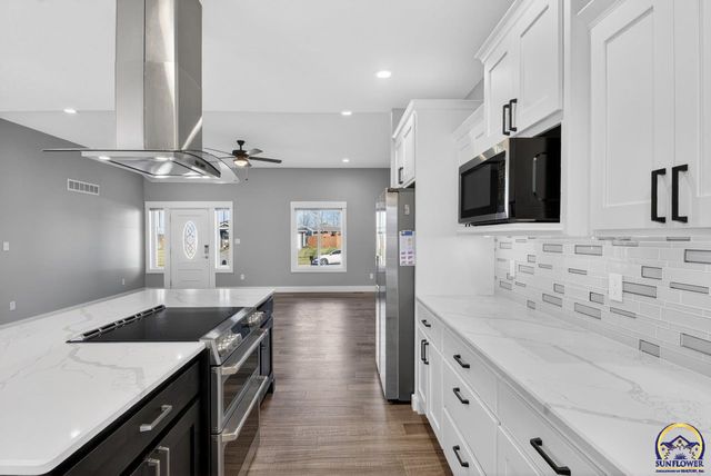 3321 SE 23rd ST, Topeka, KS 66605