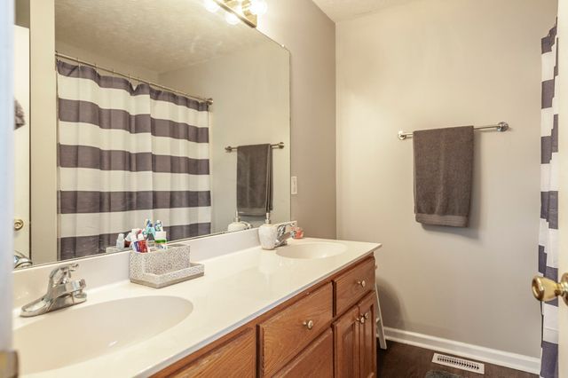 1083 Pinnacle Way, Castalian Springs, TN 37031