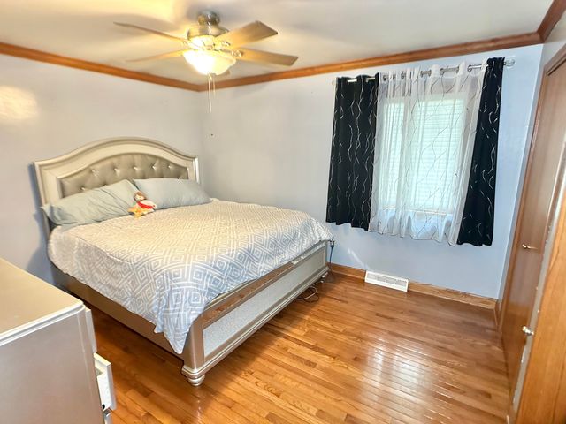 2918 100th Street, Highland, IN 46322