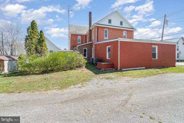 6 S MAIN ST, Mont Alto, PA 17237