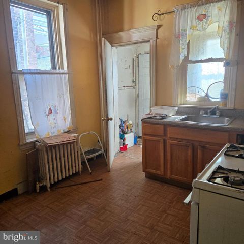 3338 W SERGEANT ST, Philadelphia, PA 19132