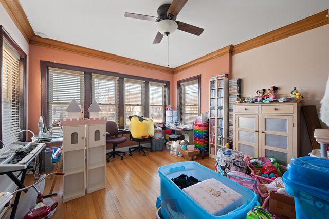 9517 S Escanaba Avenue, Chicago, IL 60617