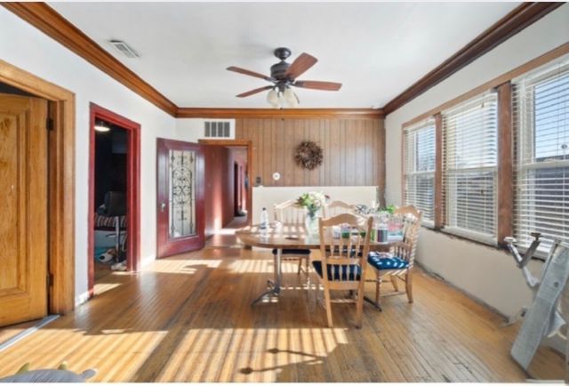 9517 S Escanaba Avenue, Chicago, IL 60617