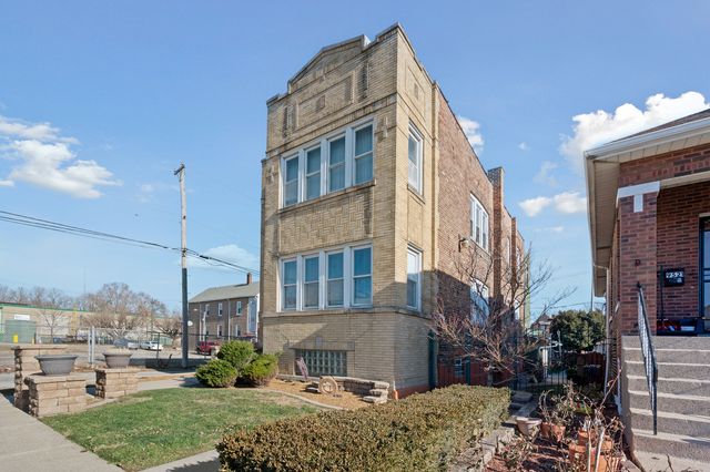9517 S Escanaba Avenue, Chicago, IL 60617