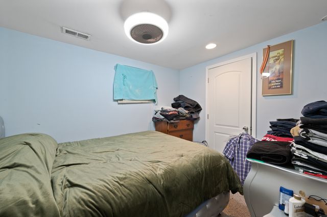 9517 S Escanaba Avenue, Chicago, IL 60617