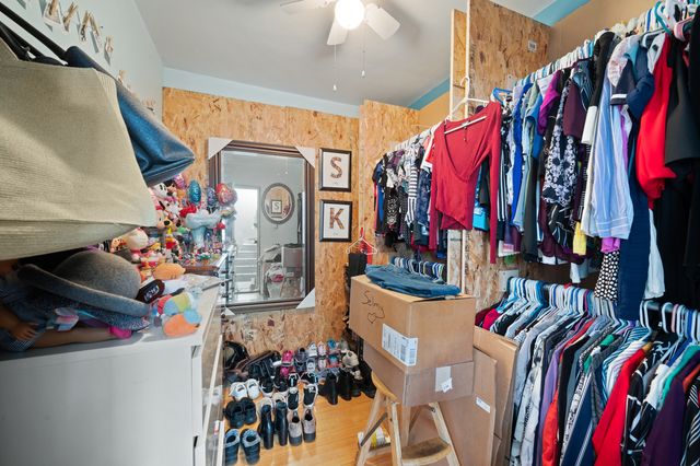 9517 S Escanaba Avenue, Chicago, IL 60617