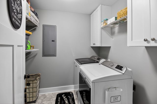 1885 Oak Grove Rd, Red Boiling Springs, TN 37150