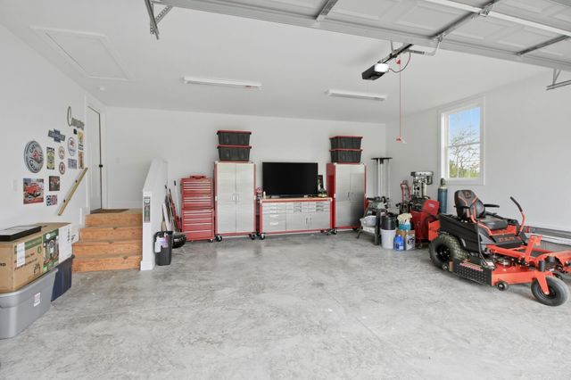 1885 Oak Grove Rd, Red Boiling Springs, TN 37150