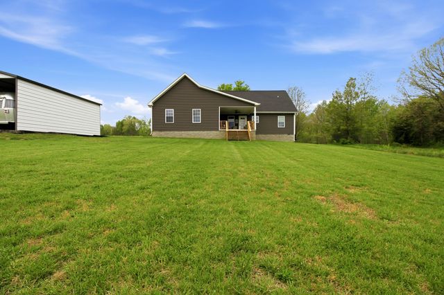 1885 Oak Grove Rd, Red Boiling Springs, TN 37150