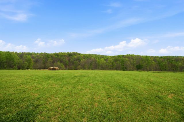 1885 Oak Grove Rd, Red Boiling Springs, TN 37150