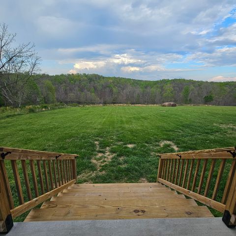 1885 Oak Grove Rd, Red Boiling Springs, TN 37150