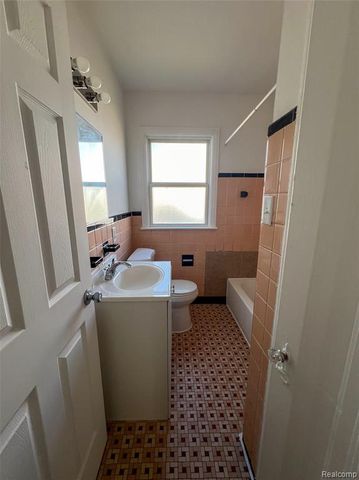 15456 Saratoga Street, Detroit, MI 48205