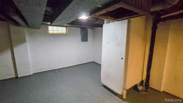 15456 Saratoga Street, Detroit, MI 48205