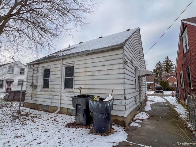 15456 Saratoga Street, Detroit, MI 48205