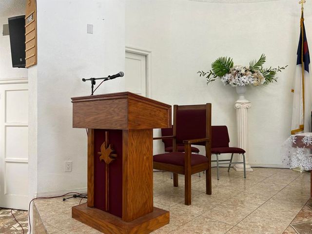 1202 E Plymouth Street, Long Beach, CA 90805