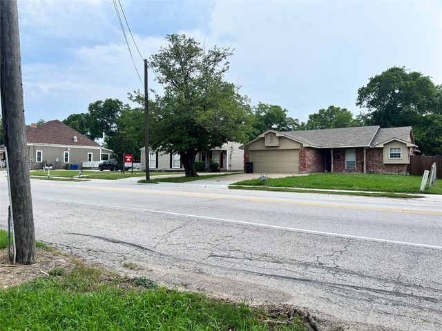 808 N Goliad Street, Rockwall, TX 75087