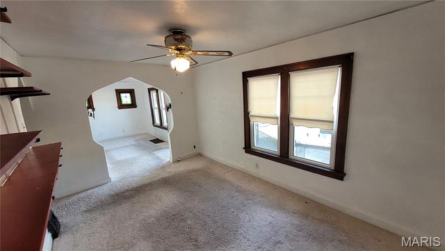 6906 Leedale Drive, Velda Village, MO 63121