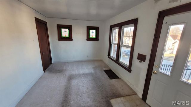 6906 Leedale Drive, Velda Village, MO 63121