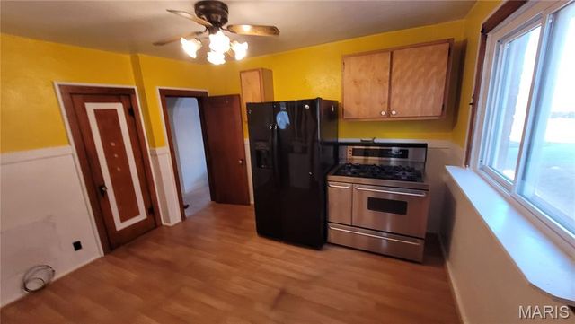 6906 Leedale Drive, Velda Village, MO 63121